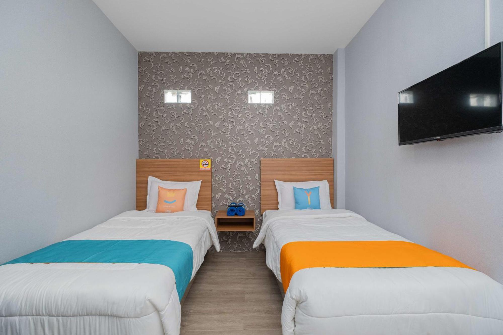 Sans Wm Hotel Blitar Esterno foto