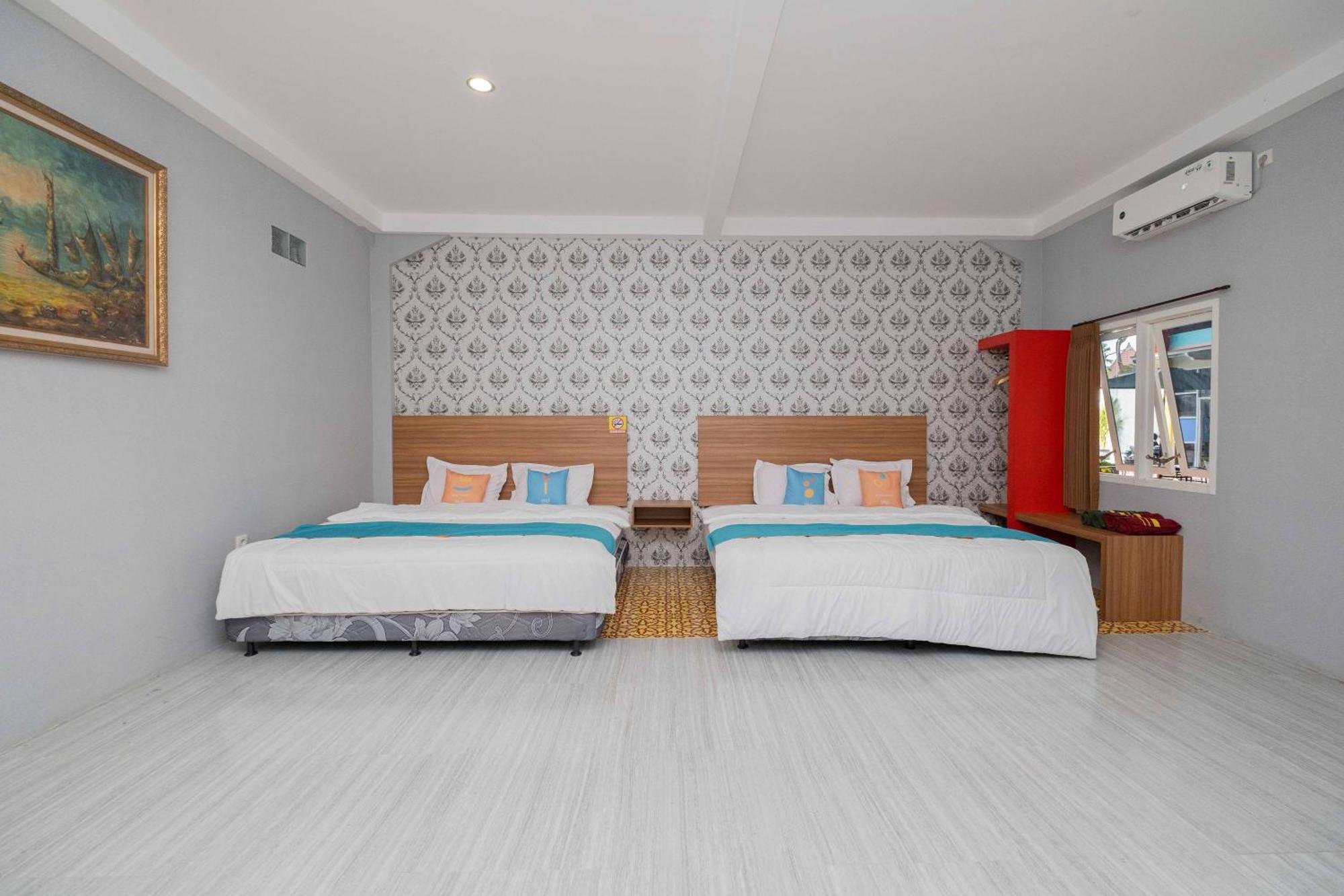 Sans Wm Hotel Blitar Esterno foto