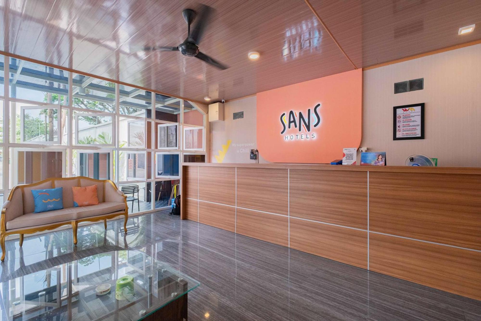 Sans Wm Hotel Blitar Esterno foto